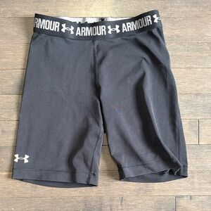 Under Armour Women's S Black Bike Shorts